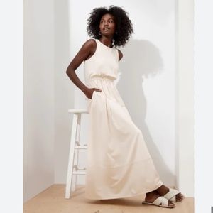 Banana Republic, Maxi Dress, Size Small, Never worn in Cream.